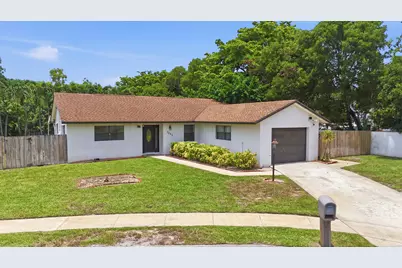 7085 Hyatt Avenue, Lantana, FL 33462 - Photo 1