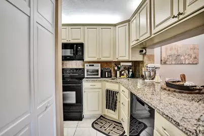 608 Sea Pine Way #E2, Greenacres, FL 33415 - Photo 15