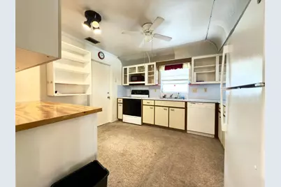 135 SE 26th Avenue, Boynton Beach, FL 33435 - Photo 11