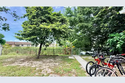 5913 Corson Place, Lake Worth, FL 33463 - Photo 23