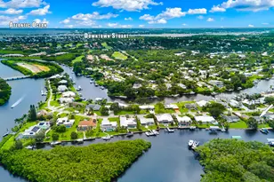 622 SW Pine Tree Ln, Palm City, FL 34990 - Photo 9