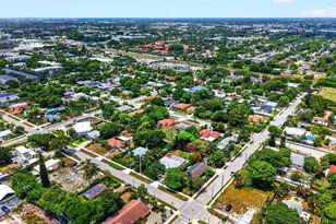 310 SE 8th St, Delray Beach, FL 33483 - Photo 9