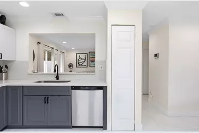 5799 Woodland Point Drive, Tamarac, FL 33319 - Photo 11