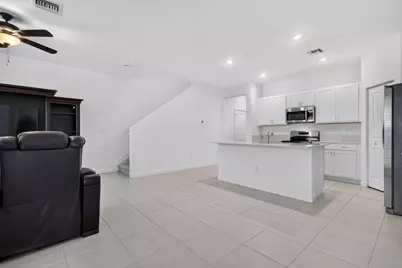 4168 Lagoon Shore Drive, Lake Worth, FL 33467 - Photo 11