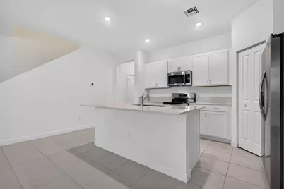 4168 Lagoon Shore Drive, Lake Worth, FL 33467 - Photo 5