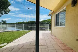 4354 Mahogany Ridge Dr, Weston, FL 33331 - Photo 17