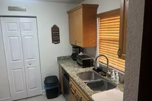 200 Country Club Dr, Largo, FL 33771 - Photo 25