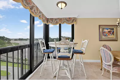 1761 SE Bridgewood Drive, Boca Raton, FL 33434 - Photo 11