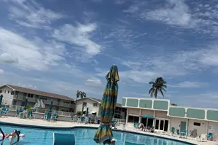 240 Horizons W, Boynton Beach, FL 33435 - Photo 9