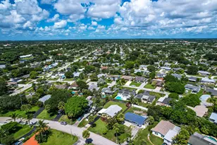 357 Garden Blvd, Palm Beach Gardens, FL 33410 - Photo 35