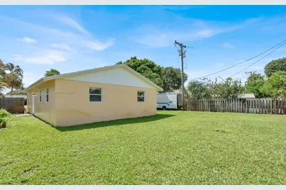 357 Garden Boulevard, Palm Beach Gardens, FL 33410 - Photo 27