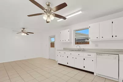 357 Garden Boulevard, Palm Beach Gardens, FL 33410 - Photo 11