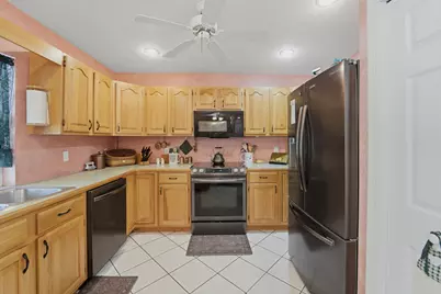 8645 SE Alabama Place, Hobe Sound, FL 33455 - Photo 11