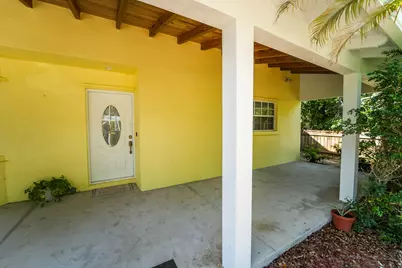 8645 SE Alabama Place, Hobe Sound, FL 33455 - Photo 5