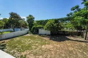 8645 SE Alabama Pl, Hobe Sound, FL 33455 - Photo 37