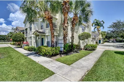 310 Belmont Place #310, Boynton Beach, FL 33436 - Photo 3