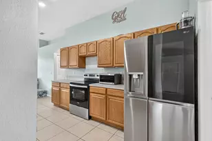 1009 SW Fenway Rd, Port Saint Lucie, FL 34953 - Photo 11