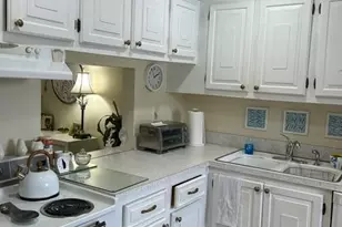 248 Lake Dora Dr, West Palm Beach, FL 33411 - Photo 5