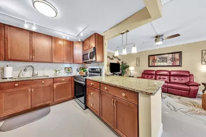 2047 Wolverton C, Boca Raton, FL 33434 - Photo 3