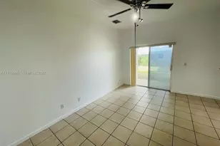 903 N Santa Catalina Cir, North Lauderdale, FL 33068 - Photo 7