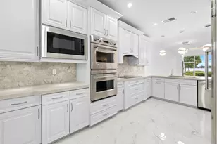 88 N Lakeshore Dr, Hypoluxo, FL 33462 - Photo 9