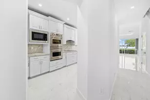 88 N Lakeshore Dr, Hypoluxo, FL 33462 - Photo 13