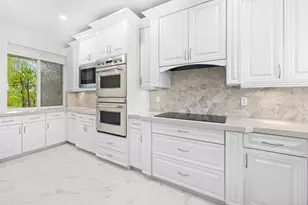 88 N Lakeshore Dr, Hypoluxo, FL 33462 - Photo 11