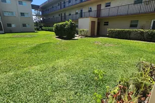 705 Lori Dr, Palm Springs, FL 33461 - Photo 3