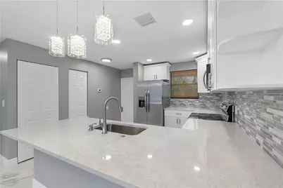 11477 NW 39th Court #305-1, Coral Springs, FL 33065 - Photo 3