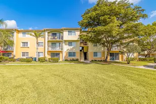 300 Crestwood Ct N, Royal Palm Beach, FL 33411 - Photo 19