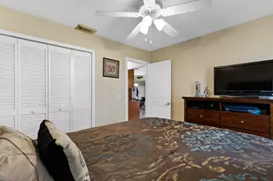 574 SW Fairview Ave, Port Saint Lucie, FL 34983 - Photo 31