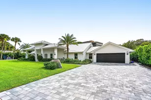11863 Lake Shore Pl, Palm Beach Gardens, FL 33408 - Photo 5