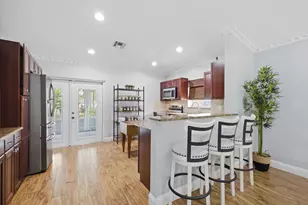 5418 Club Cir, Haverhill, FL 33415 - Photo 5