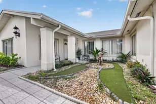 910 NE 205th St, Miami, FL 33179 - Photo 3