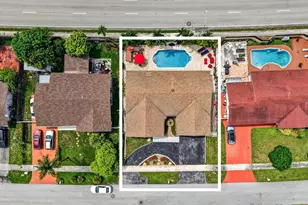 910 NE 205th St, Miami, FL 33179 - Photo 41