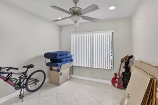 910 NE 205th St, Miami, FL 33179 - Photo 31