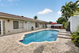 910 NE 205th St, Miami, FL 33179 - Photo 39