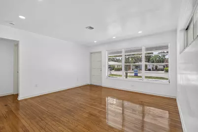 111 Euclid Boulevard, Lantana, FL 33462 - Photo 5
