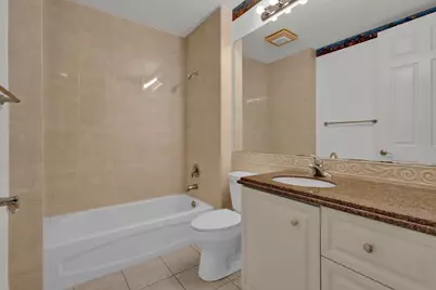 5 Harbour Isle Drive E #103 with Garage, Fort Pierce, FL 34949 - Photo 23
