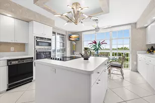 17047 Boca Club Blvd, Boca Raton, FL 33487 - Photo 11