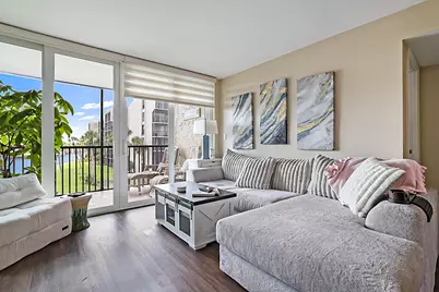 8 Royal Palm Way #3010, Boca Raton, FL 33432 - Photo 3