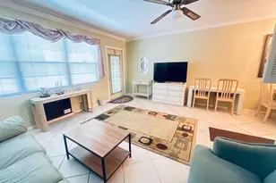 59 Oakridge E, Deerfield Beach, FL 33442 - Photo 5
