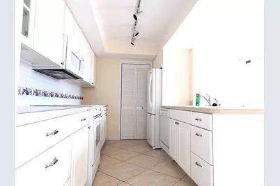 5250 Woodland Lakes Drive #231, Palm Beach Gardens, FL 33418 - Photo 3