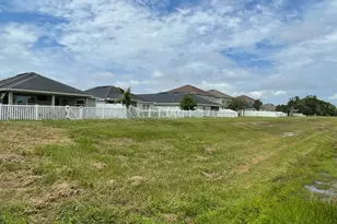5565 NW Pine Trail Cir, Port Saint Lucie, FL 34983 - Photo 5