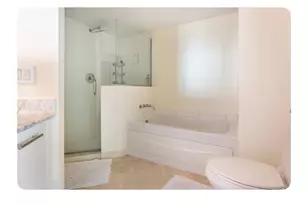 55 SE 6th St, Miami, FL 33131 - Photo 7