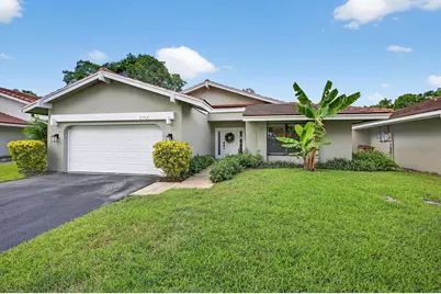 2754 Deer Creek Kelly Brooke Lane, Deerfield Beach, FL 33442 - Photo 3