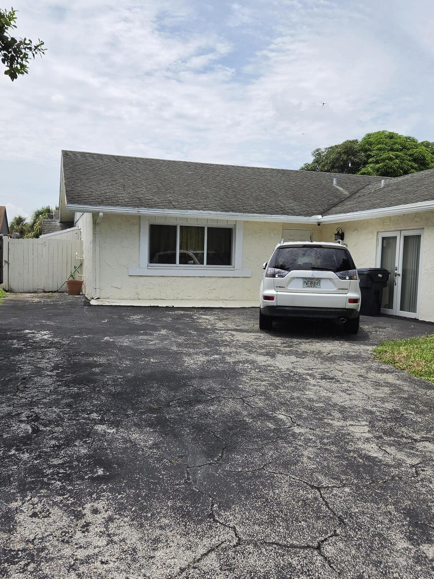 7520 SW 6th Ct SW - 7520 SW 6th Ct SW, North Lauderdale, FL 33068 Luxury Property | Jose Angel Pina