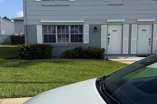 8040 SW 17th Pl, Davie, FL 33324 - Photo 1