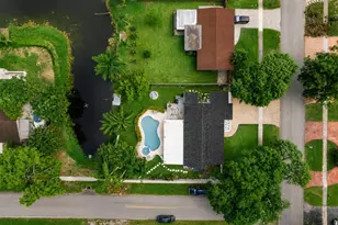 400 NW 98th Ave, Pembroke Pines, FL 33024 - Photo 43