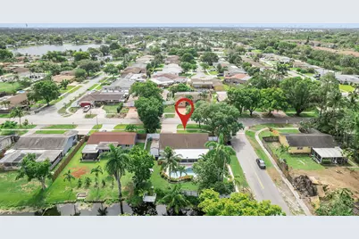 400 NW 98th Avenue, Pembroke Pines, FL 33024 - Photo 43